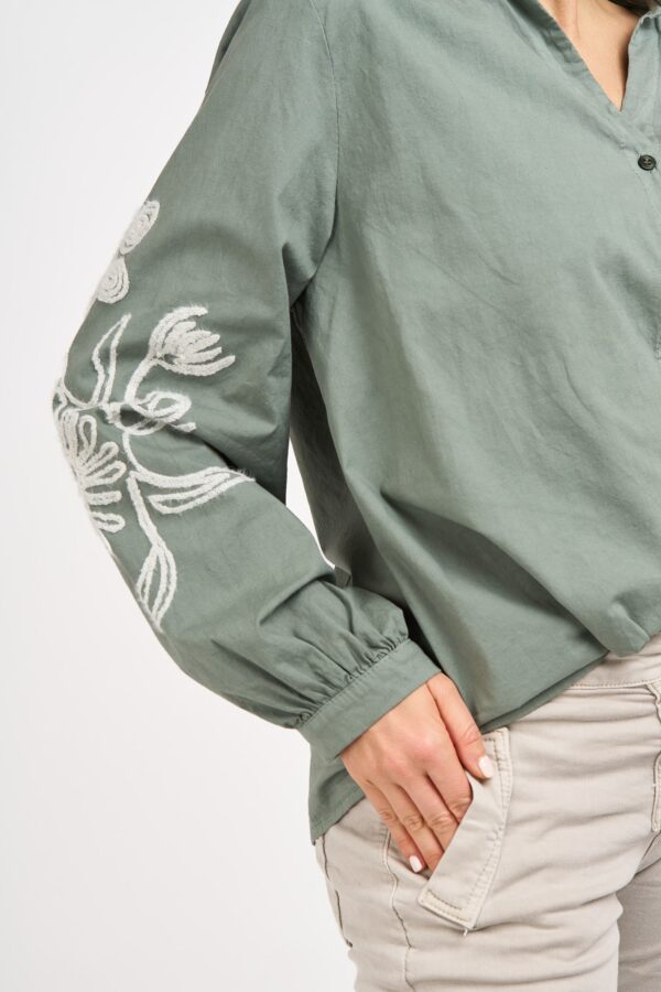 blouse manches brodée kaki