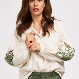 blouse manches brodées