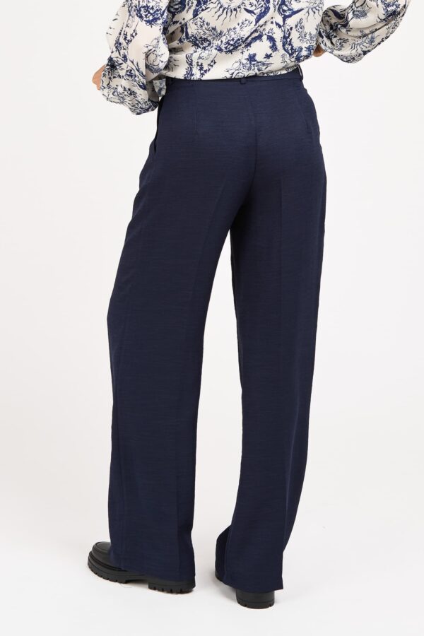 Pantalon pince vue de dos